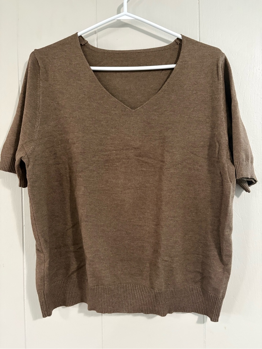 Women’s V-Neck Short Sleeve Sweater Top - Brown